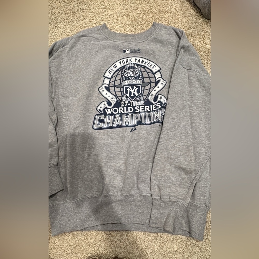 New York Yankees Gray Sweater
